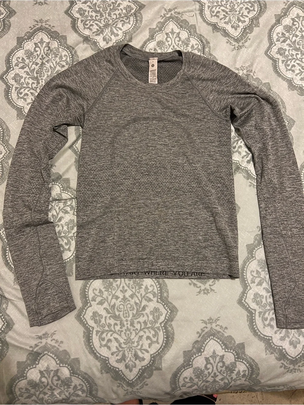 Gray lululemon heather long sleeve top
